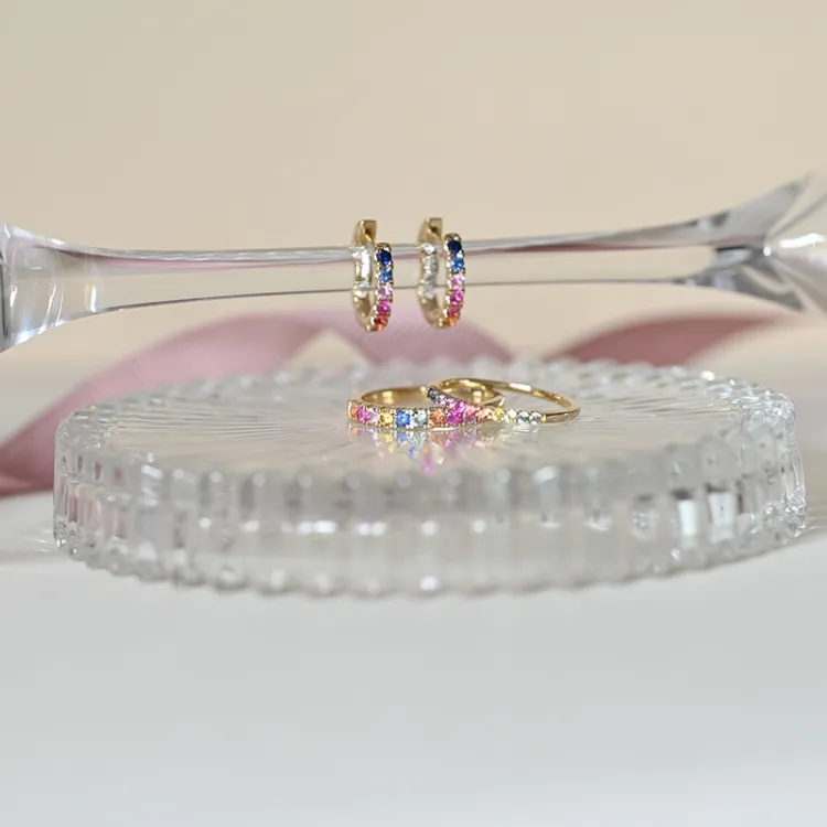 14 mm multifargede safir creol i 14 karat gull med diamant og safir