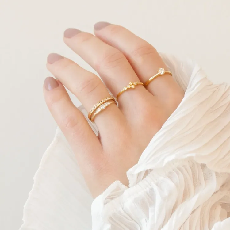 smal solitairering i 8 karat - Gold Collection