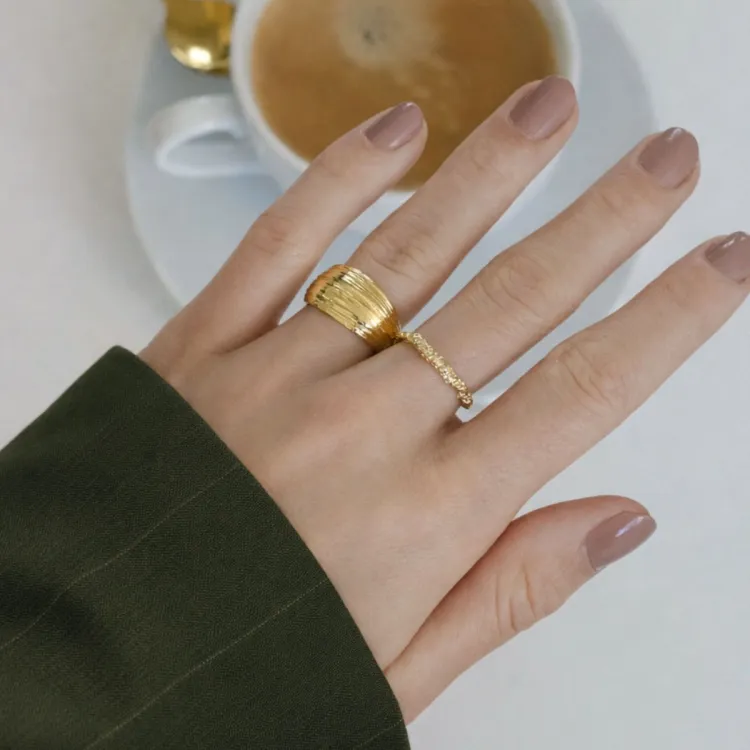 ring i forgylt messing - Eliné