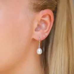 7-7,5 mm grå perleøredobb i rodinert sølv