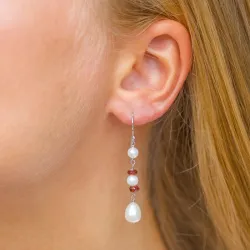 lange perle øredobber i rodinert sølv