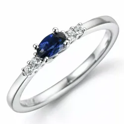oval safir diamantring i 14 karat hvitt gull 0,35 ct 0,06 ct