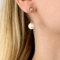 lange perle briljantøredobb i 14 karat gull med diamant 