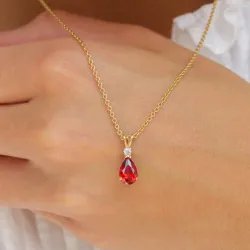 dråpe rød anheng i 9 karat gull - Gold Collection