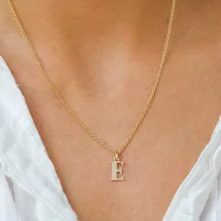 bokstav e anheng i 9 karat gull - My Letter