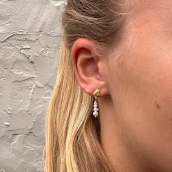 Hultquist Coralie white øredobber i forgylt sølv