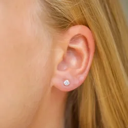 4 mm ørestikker i 9 karat gull med zirkon