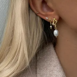 Nava Bahiri  perle øredobber i forgylt sølv hvit zirkon