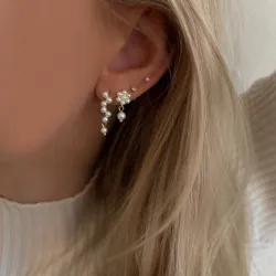 2 mm Nava Lily Petite perle ørestikker i forgylt sølv