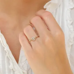 Hjertering i 14 karat gull 0,129 ct