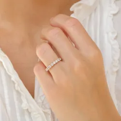 zirkon ring i 9 karat gull