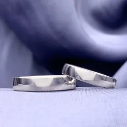 5 og 4 mm gifteringer i 9 karat hvitt gull - par