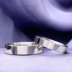5 og 4 mm gifteringer i 9 karat hvitt gull - par
