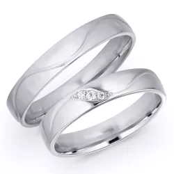 4 mm gifteringer i 14 karat hvitt gull 0,008 ct og 0,015 ct - par