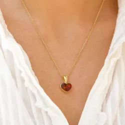 hjerte rav anheng i forgylt sølv