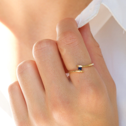 safir ring i 9 karat gull 0,10 ct