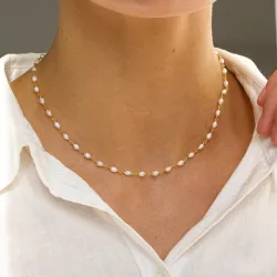 perle halskjede med perle.