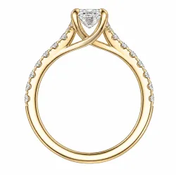 oval lab grown diamant ring i 14 karat gull 1,0 ct 0,26 ct