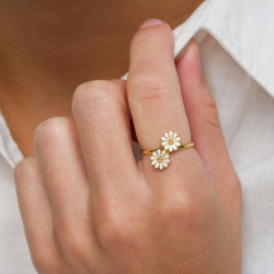 margeritt hvit ring i forgylt sølv - Maggie