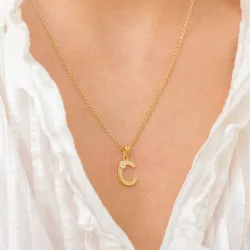 bokstav c anheng i forgylt sølv