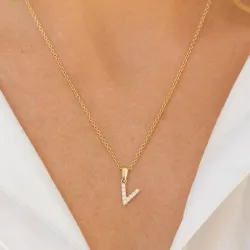 bokstav v anheng i 8 karat - My Letter