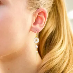 lange margeritt perle kjedeøreringer i forgylt sølv