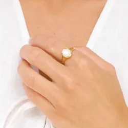 hvit månestein ring i forgylt messing - Eliné