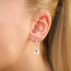 dråpe lysegrønn krystall øredobber i forsølvet messing - Loom Stones