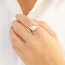 månestein ring i forgylt messing - Loom Stones