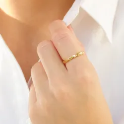 ring i forgylt messing - Eliné