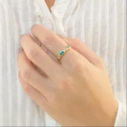 blå krystall ring i forgylt messing - Eliné