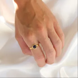syntetisk safir ring i forgylt messing - Eliné
