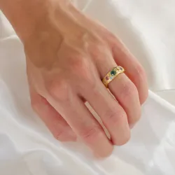 grønn krystall ring i forgylt messing - Eliné