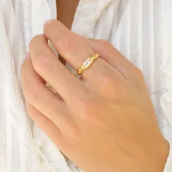 klar quartz ring i forgylt messing - Eliné
