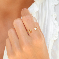 bokstav h zirkon ring i forgylt messing