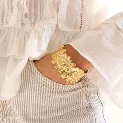 vanntett blomst armring i forgylt stål - OCEANA