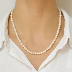 45 cm perlehalskjede med ferskvannsperle.