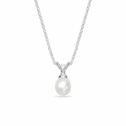 perle halskjede med anheng i sølv