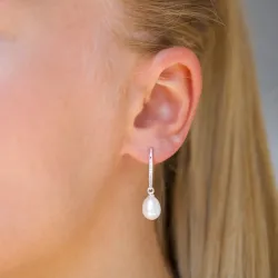 perle øredobber i sølv