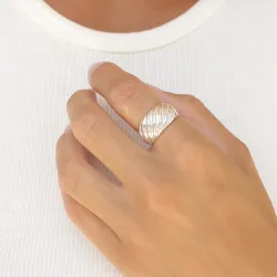 ring i forgylt sølv