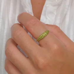 olivenfarget ring i forgylt messing