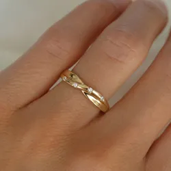 abstrakt diamant ring i 9 karat gull 0,03 ct